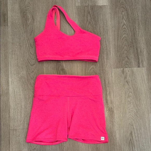 Women's Pink Sports Bra - Picture 1 of 3